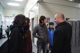 メルボルンの人気校を短期学生が訪問！