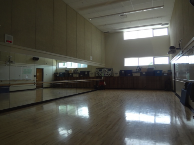 ダンススタジオ