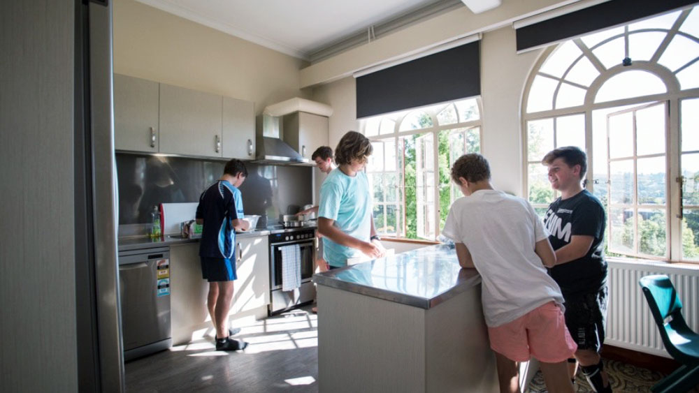 【高校留学】「こんなはずじゃなかった…」先輩たちの失敗談から学ぶ、後悔しないための留学準備