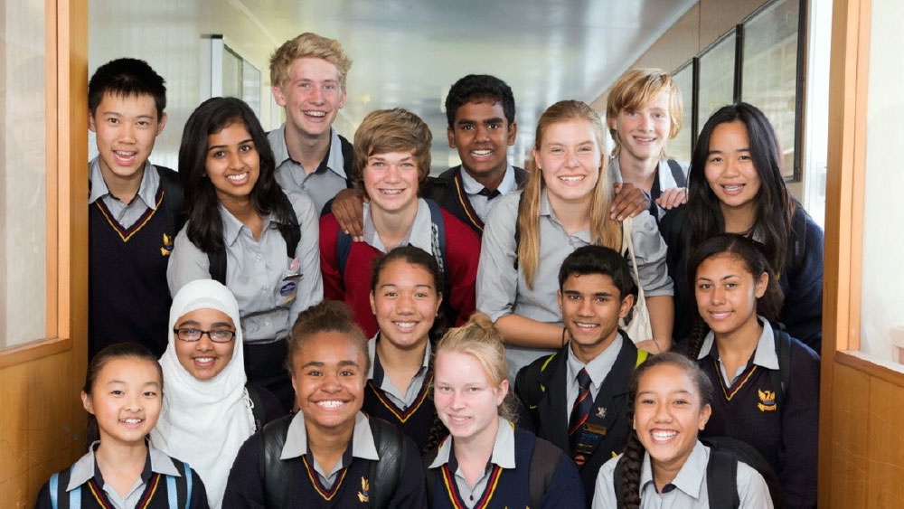 【高校留学】留学中のお子様とどう関わる？最適な連絡頻度とサポートとのバランスは？